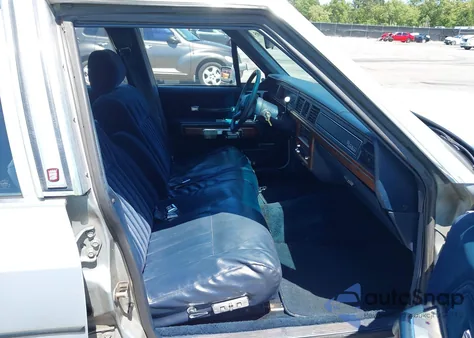 1989 Ford Crown Victoria Lx z USA, uszkodzony, nr VIN 2FABP74F3KX201705